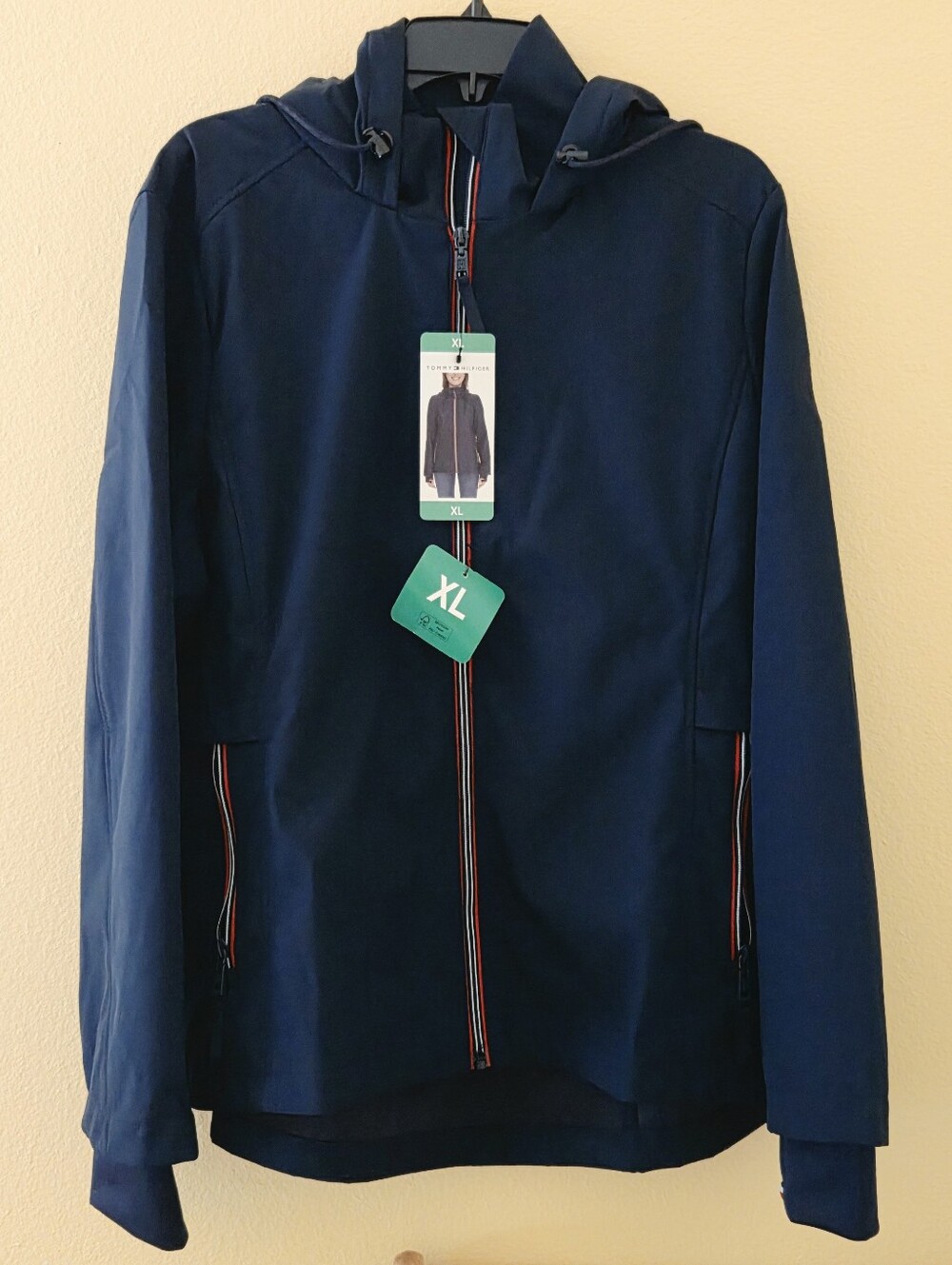 Tommy Hilfiger LightWeight WindBreaker - Picture 2 of 6